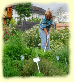 Arbeitseinsatz - Elke bei der Arbeit