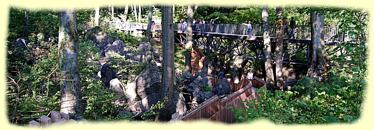 Neuer Steg im Felsenmeer