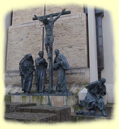 Münster - St.-Paulus-Dom - Kreuzigungsgruppe an der Rückwand Münster - St.-Paulus-Dom - Kreuzigungsgruppe an der Rückwand