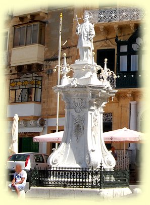 Malta - Vittoriosa - Statue von St. Lawrence