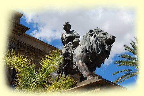 Palermo 2017 - Teatro Massimo - Löwenskulpturen