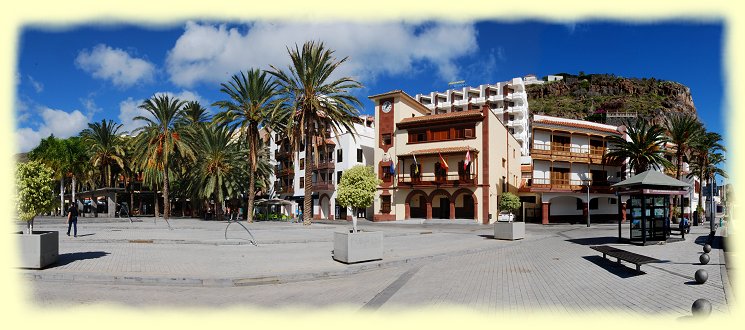 San Sebastian - Plaza de Las Amerika mit Rathaus
