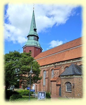 Steinkirchen - St. Martini und Nicolai-Kirche Steinkirchen - St. Martini und Nicolai-Kirche