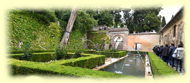 Granada -- Patio del Ciprs - Hof der Zypressen