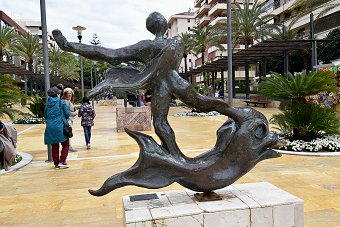 marbella - Hombre Sobre Delfin - Mann auf Delphin