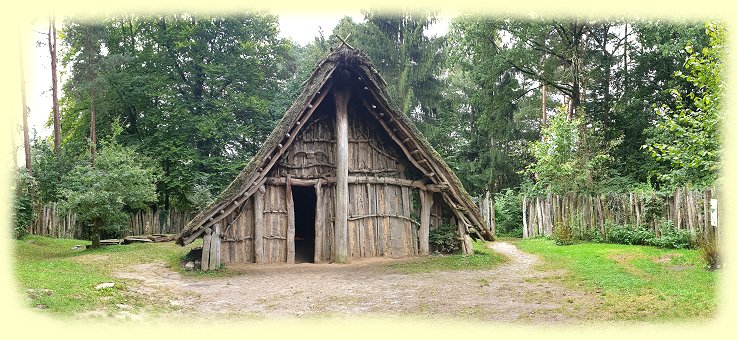 Freilichtmuseum Oerlinghausen - jugendsteinzeitliche Langhaus