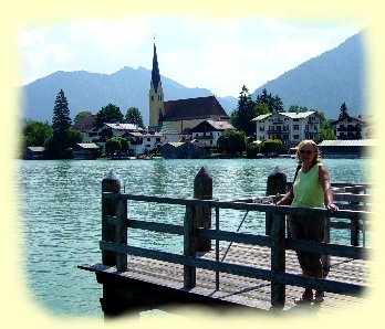 Kath. Pfarrkirche St. Laurentius in Rottach-Egern Kath. Pfarrkirche St. Laurentius in Rottach-Egern