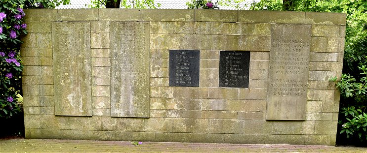 Edewecht - Ehrenfriedhof - Gedenktafel 3