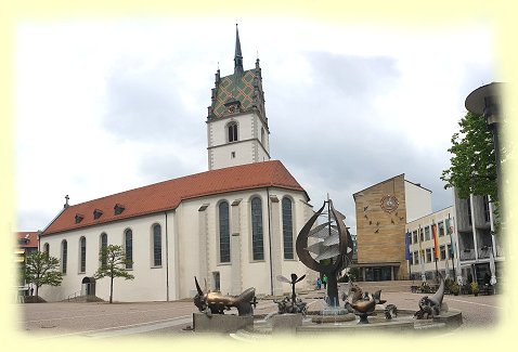Friedrichshafen 2023 - Nikolauskirche mit Buchhornbrunnen