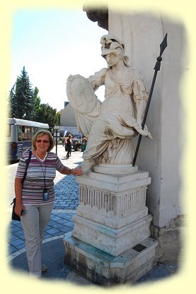 Budapest - Statue der griechischen Göttin Pallas Athene,