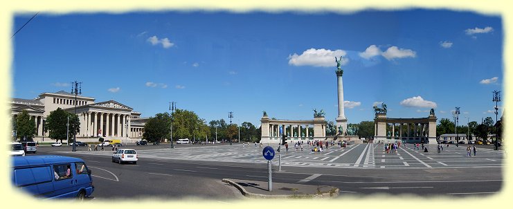 Budapest - links - Ungarisches Nationalmuseums - Blick zum Heldenplatz