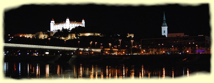 Bratislava - Burg Bratislavsky Hrad am Abend