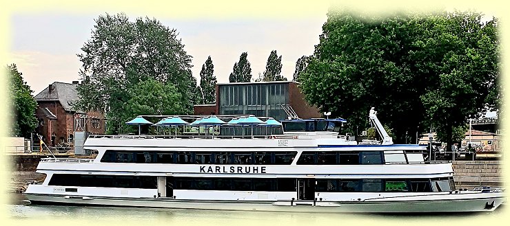 Karlsruhe - Ausflugsschiff