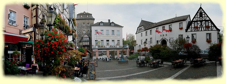 Linz - Burgplatz mit Rheintor