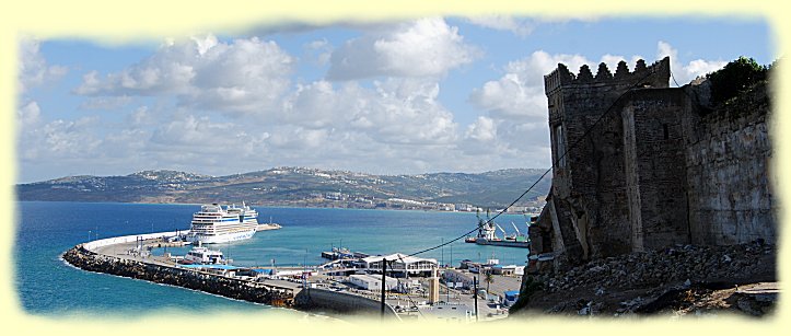 Panoramablick auf die Bucht von Tanger Panoramablick auf die Bucht von Tanger
