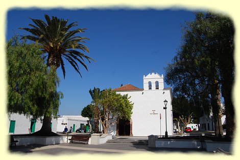 Yaiza - Plaza de los Remedios Kirche Iglesia Nuestra Señora de los Remedios