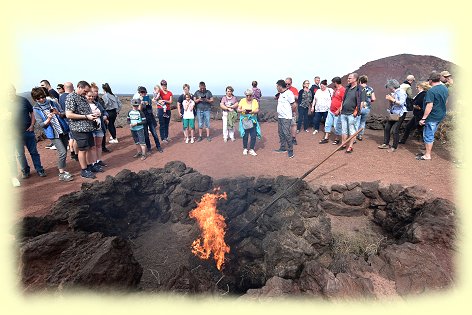 Timanfaya - Grube mit Reisigbndel