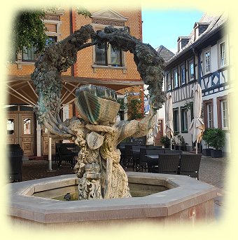 Eltville - Brunnen am Markt