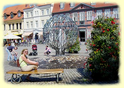 Kugelbrunnen auf dem neuen Markt in Waren