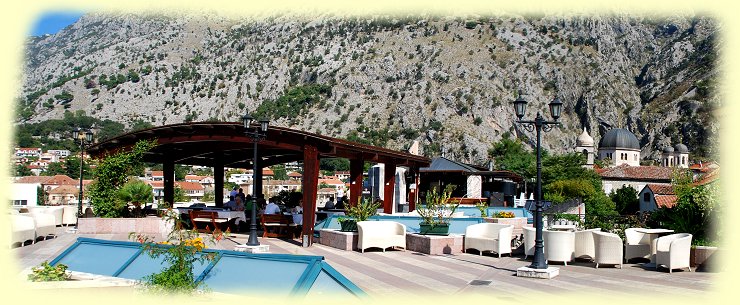 Kotor - ber den Dchern von Kotor