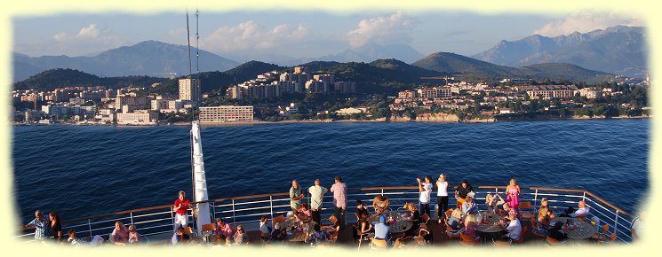 Ajaccio - Blick beim Auslaufen von Deck 12