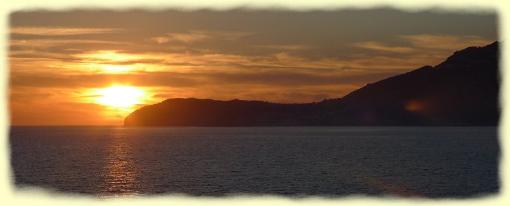 Neapel - Sonnenuntergang bei Ischia