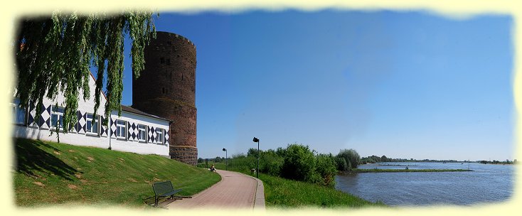 Rees - Mhlenturm mit Rheinpromenade