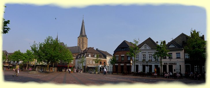 Straelen - Marktplatz mit kath. Pfarrkirche St. Peter und Paul