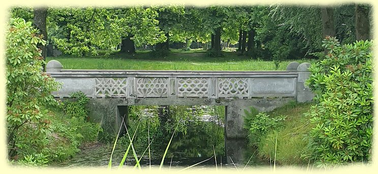 Schloss L�tetsburg - Steinbr�cke