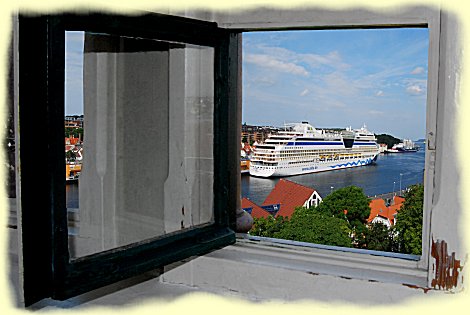 Stavanger - Blick vom Valbergtarnet auf die AIDAblu