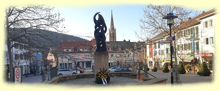 Bad Dürkheim - Skulptur Feuervogel Bad Dürkheim - Skulptur Feuervogel