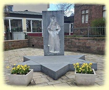 Bad Bergzabern - Skulptur von Edith Stein Bad Bergzabern - Skulptur von Edith Stein