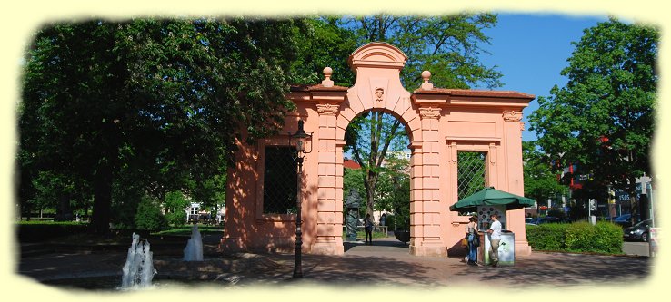 Rastatt - Schlosspark - Museumstor