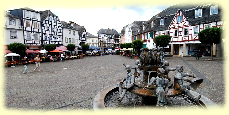 Linz - Marktplatz mit Ratsherrenbrunnen