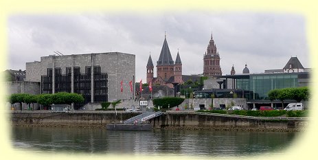 Mainz - Rathaus, Dom und Rheingoldhalle