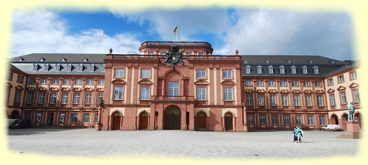 Mannheim - Schloss -- Residenz der Kurfürsten von der Pfalz