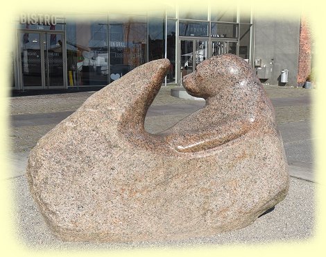 Stralsund - Seehund am Oceaneum