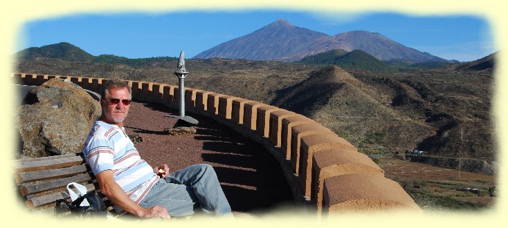 Valle de Arriba mit seinem Weinanbau mit Teidemassiv