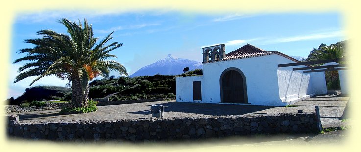 Kapelle vor San Jose de los Llanos mit Teide