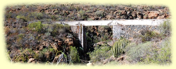 Tajeas -  Teneriffas typische Wasserleitung