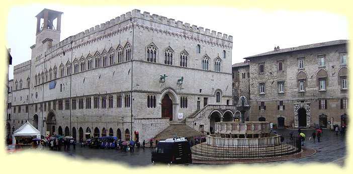 Perugia - Palazzo de Priori mit der Fontana Maggiore