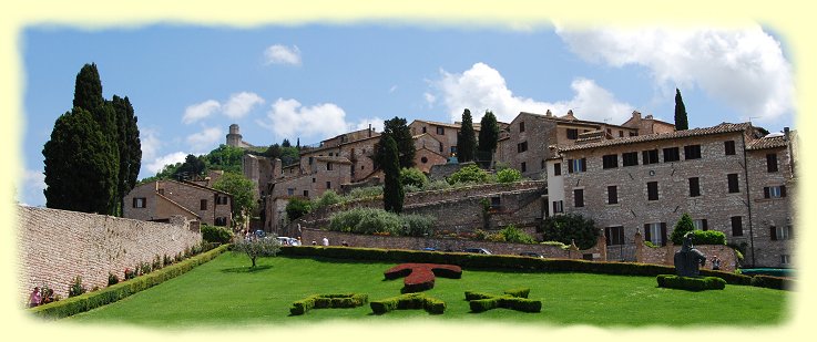 Assisi - Festungsruine Rocca Maggiore - links oben Assisi - Festungsruine Rocca Maggiore - links oben