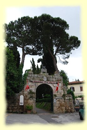 Chiusi - Eingangstor zum Stadtpark Deiforti Chiusi - Eingangstor zum Stadtpark Deiforti