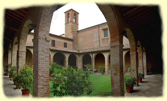 Chiusi - Klosterkirche San Francesco - Kreuzgang Chiusi - Klosterkirche San Francesco - Kreuzgang