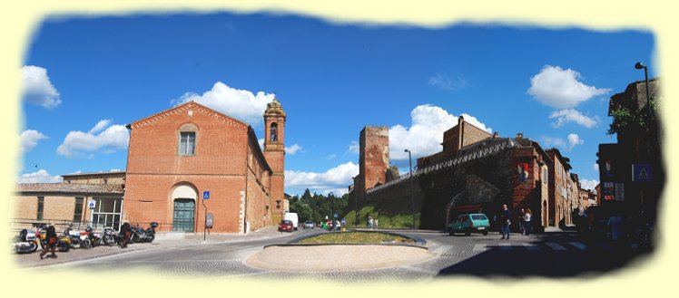 Citta della Pieve - Porta Fiorentina steht die Kirche Sant Agostino