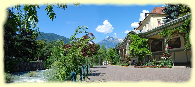 Meran - Passerpromenade mit Wandelhalle Meran - Passerpromenade mit Wandelhalle