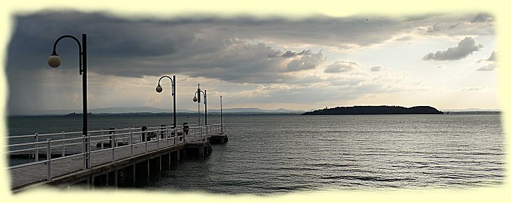 Passignano sul Trasimeno - Lago Trasimeno am Abend Passignano sul Trasimeno - Lago Trasimeno am Abend