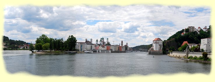 Passau - Blick auf Passau, dem Nieder- und Oberhaus sowie der Ilz mit der gleichnamigen Stadt