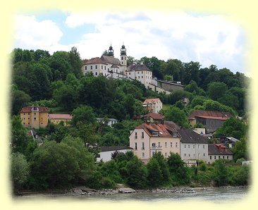Passau - Kapuzinerkloster Maria Hilf mit der gleichnamigen Wallfahrtskirche Passau - Kapuzinerkloster Maria Hilf mit der gleichnamigen Wallfahrtskirche