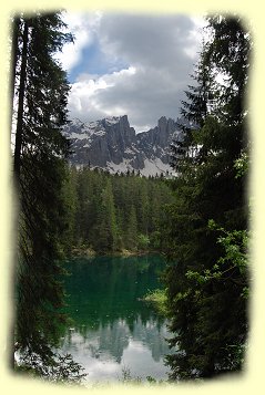 Karersee mit Latemargebirge Karersee mit Latemargebirge
